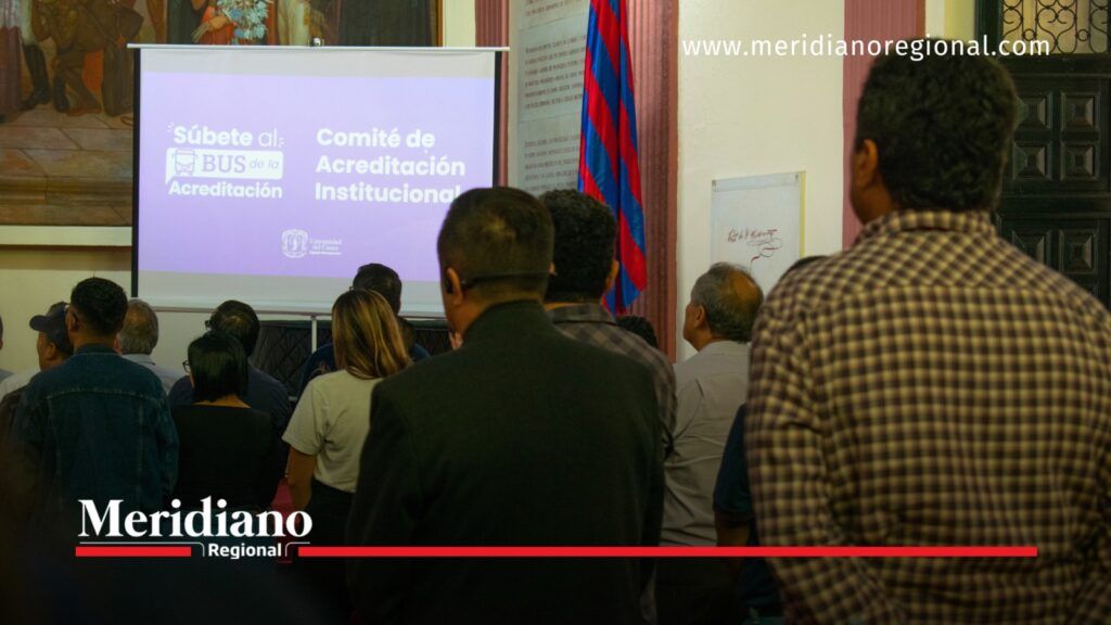 Participantes en una reunión del Comité de Acreditación Institucional de la Universidad del Cauca, durante el proceso de reacreditación en Alta Calidad.