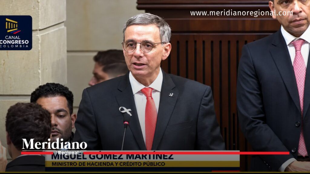Miguel Gómez Martínez durante la aprobación del Presupuesto 2027. - Meridiano Regional Ministro de Hacienda Miguel Gómez Martínez interviene ante la Cámara de Representantes durante la aprobación del Presupuesto 2027.