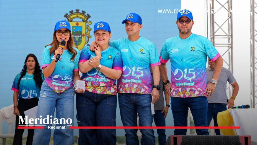 Secretaria de la Mujer Alba Nelly Álzate junto al alcalde Juan Carlos Muñoz Bravo y dos integrantes de la Alcaldía de Popayán durante el encuentro O15 Mujer Rural de 2026.
