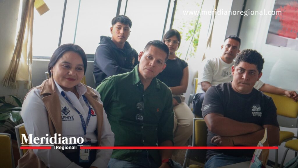 Integrantes de la Gobernación del Cauca y Mercy Corps participan en una reunión relacionada con la misión comercial de cinco organizaciones cafeteras a Panamá.