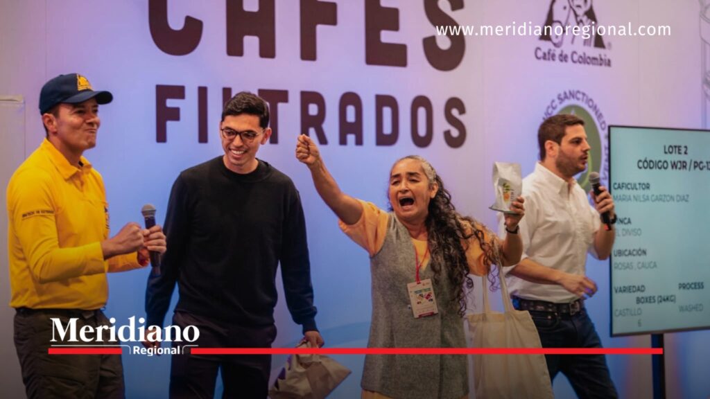 Caficultora de Rosas logró venta de US0 por libra de café - Meridiano Regional María Nilsa Garzón Díaz, caficultora de Rosas, Cauca, celebra durante la subasta de Cafés de Colombia Expo 2026 en Bogotá, donde su café alcanzó US0 por libra.