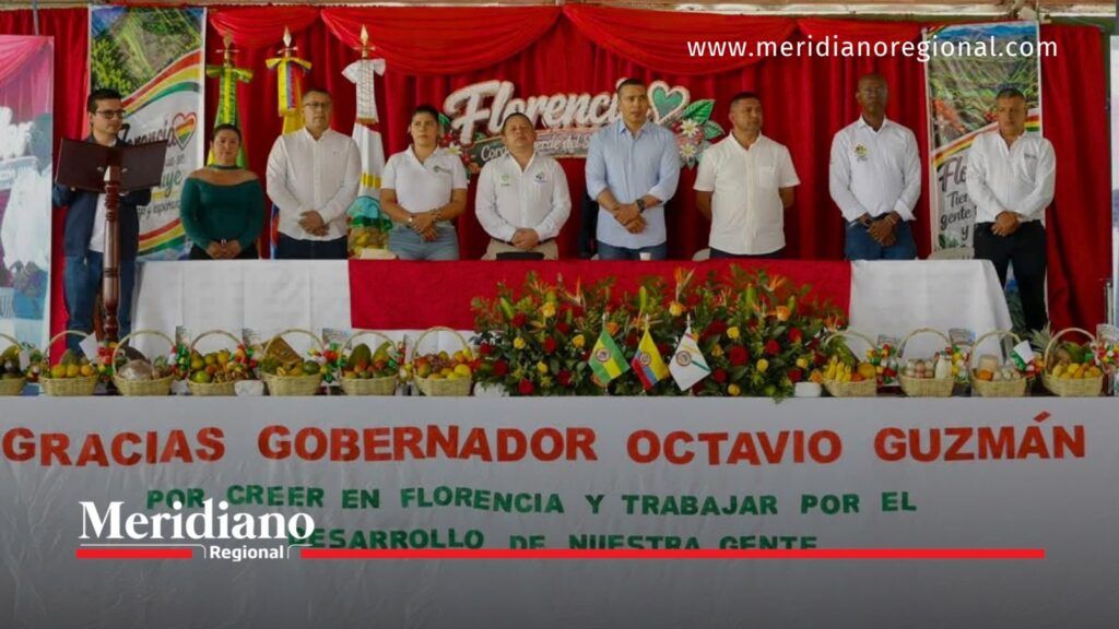 Gobernación del Cauca presentó inversiones en Florencia. - Meridiano Regional Gobernador Octavio Guzmán, alcalde Robert Cruz, secretaria Carolina Camargo, Wiesner Cortés Mina y demás autoridades en mesa directiva durante encuentro en Florencia, Cauca.