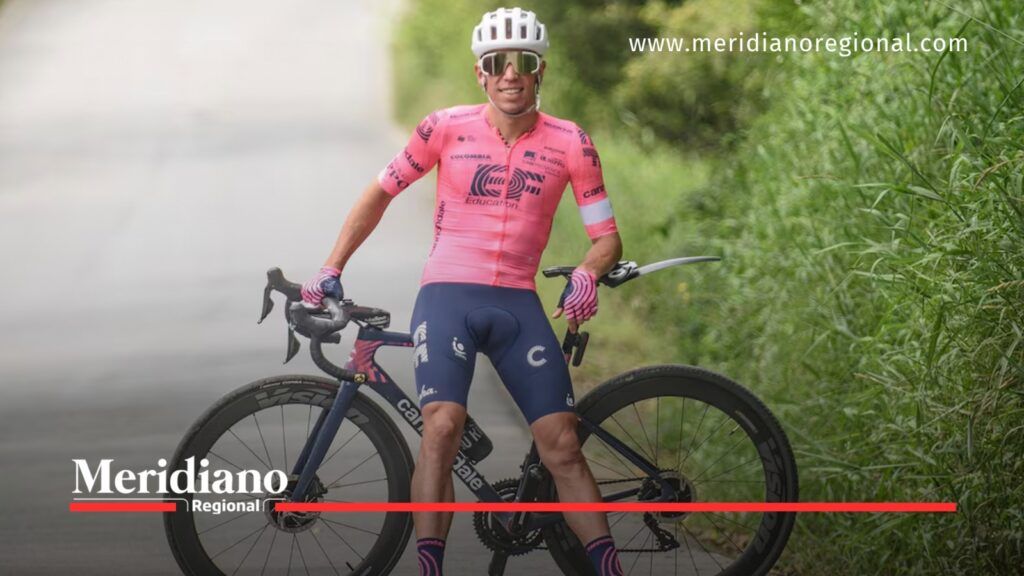 Rigoberto Urán posa junto a su bicicleta de ruta, protagonista del Giro de Rigo 2026 en el Valle del Cauca.